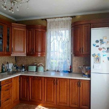 Степана Бандери вул., 18