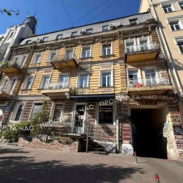 Богдана Хмельницького вул., 50