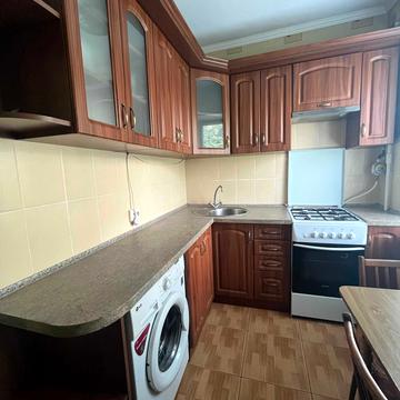 Валерія Лобановського просп. (Червонозоряний), 31