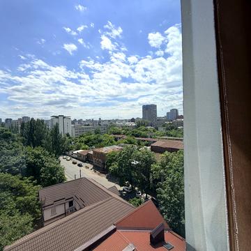 Князя Ярослава Мудрого вул. (Ленінградська), 32