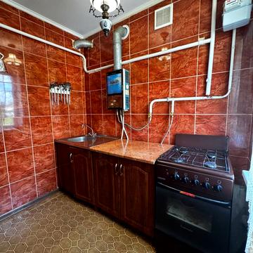 Юності просп., 79
