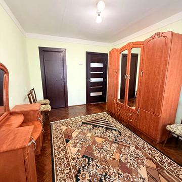 Симона Петлюри вул. (), 17