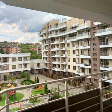 Університетська вул., 25