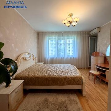 Шота Руставелі вул., 10