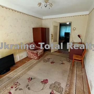 Братиславська вул., 8