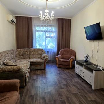 Науки просп. (Леніна), 13