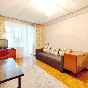 Будівельників вул., 16