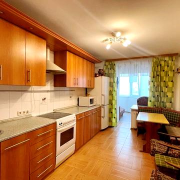 Урлівська вул., 8