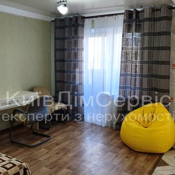 Богатирська вул., 14