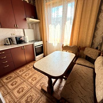 Драгоманова вул., 42