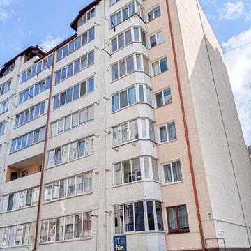 Володимира Лучаковського вул., 15