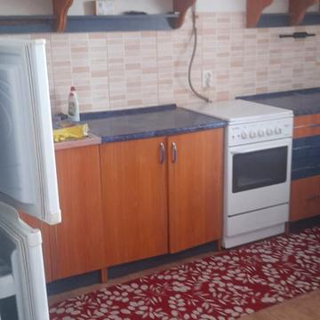 Пасічна вул., 11