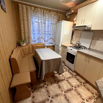 Академіка Янгеля вул., 22