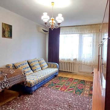 Левка Лукяненка просп. (Рокоссовського), 3