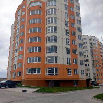 Будівельників вул., (Будинок)