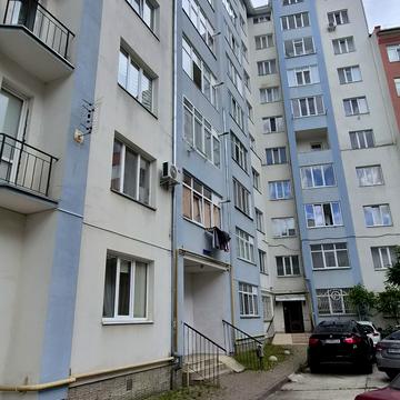 Богдана Хмельницького вул., 51е
