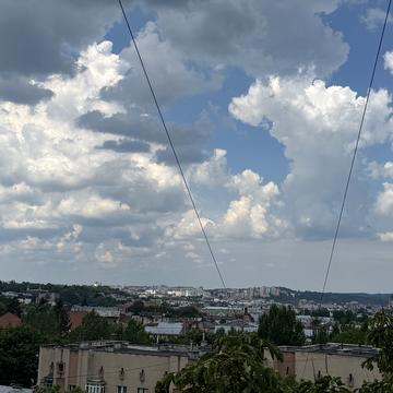 Ростислава Братуня вул., 3
