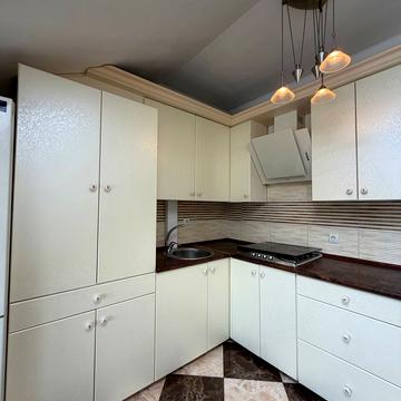 Степана Бандери вул., 37