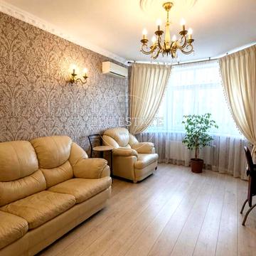 Єлизавети Чавдар вул., 8
