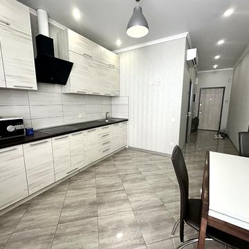 Середньофонтанська вул., 35