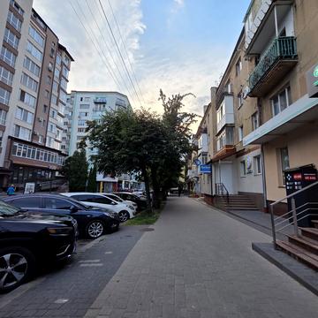 Бельведерська вул., 16