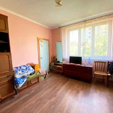 Дунайська вул., 18