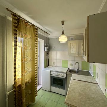 Ореста Левицького вул. (Академіка Курчатова), 8-Б