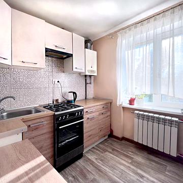 Алана Шепарда вул. (Суворова), 11