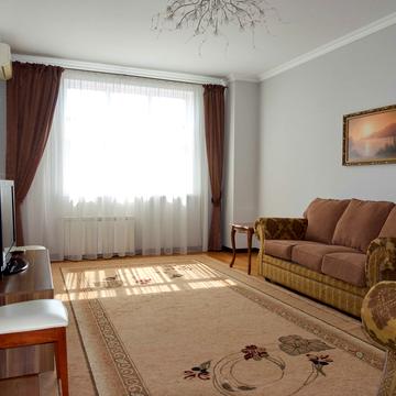 Антоновича вул. (Горького), 72