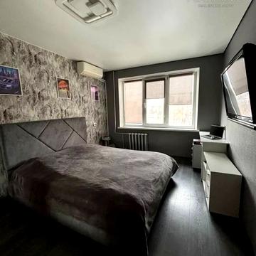 Академіка Булаховського вул., 38