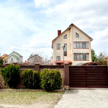 Західно-Окружна вул., 18