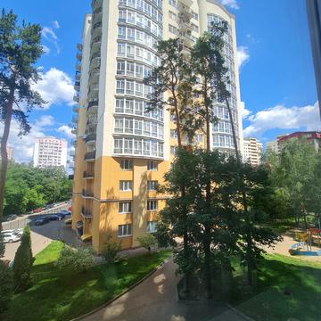 Валерія Лобановського вул., 13