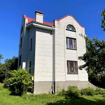 Богдана Хмельницького вул., 10