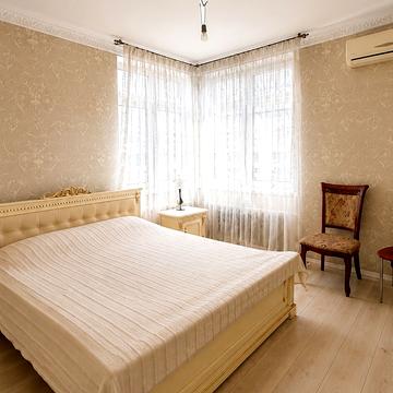 Єлизавети Чавдар вул., 8