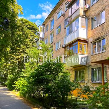 Остапа Вишні вул., 7