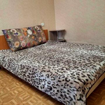 Варненська вул., 16/2