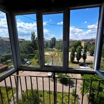 Юрія Поправки вул. (Миколи Лебедєва), 3
