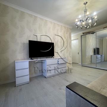 Валерія Лобановського просп. (Червонозоряний), 57