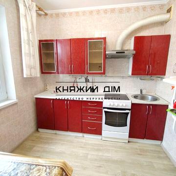 Степана Олійника вул., 3
