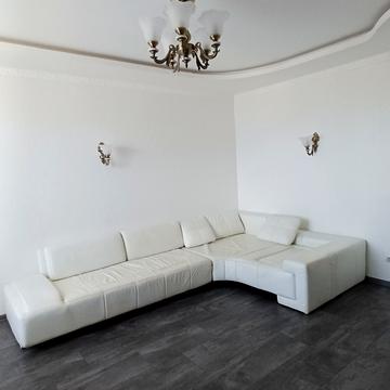 Владислава Бувалкіна вул. (Бочарова Генерала), 44