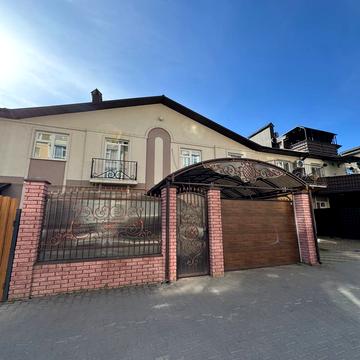 Степана Бандери вул., 40
