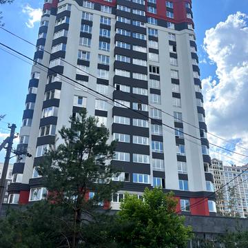 Університетська вул., (Будинок 1)
