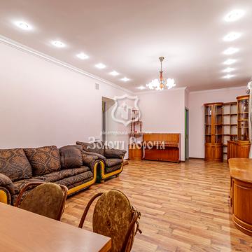 Новобогданівська вул., 6