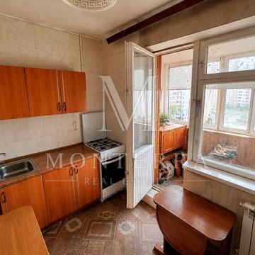Героїв Дніпра вул., 75