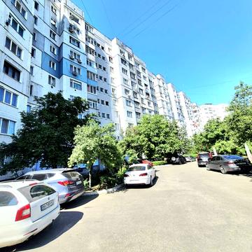 Героїв України вул. (Героїв Сталінграду), 36