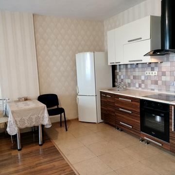 Академіка Сахарова вул., 34