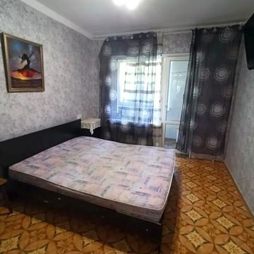 Академіка Корольова вул., 76/1