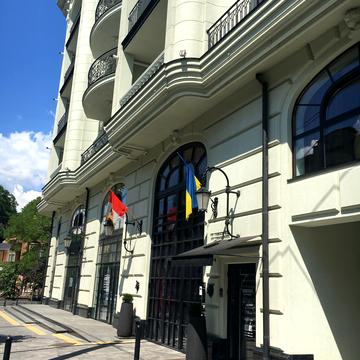 Гімназична вул., 13