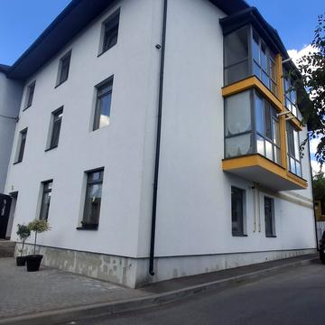 Володимира Свідзінського вул. (Степана Руданського), 1