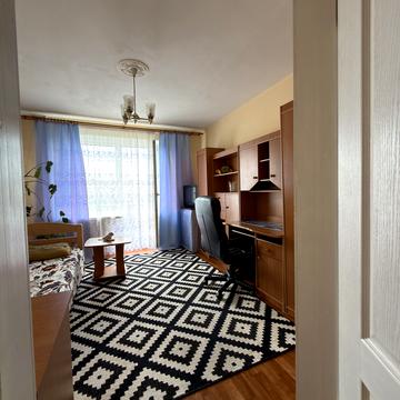 Братиславська вул., 7